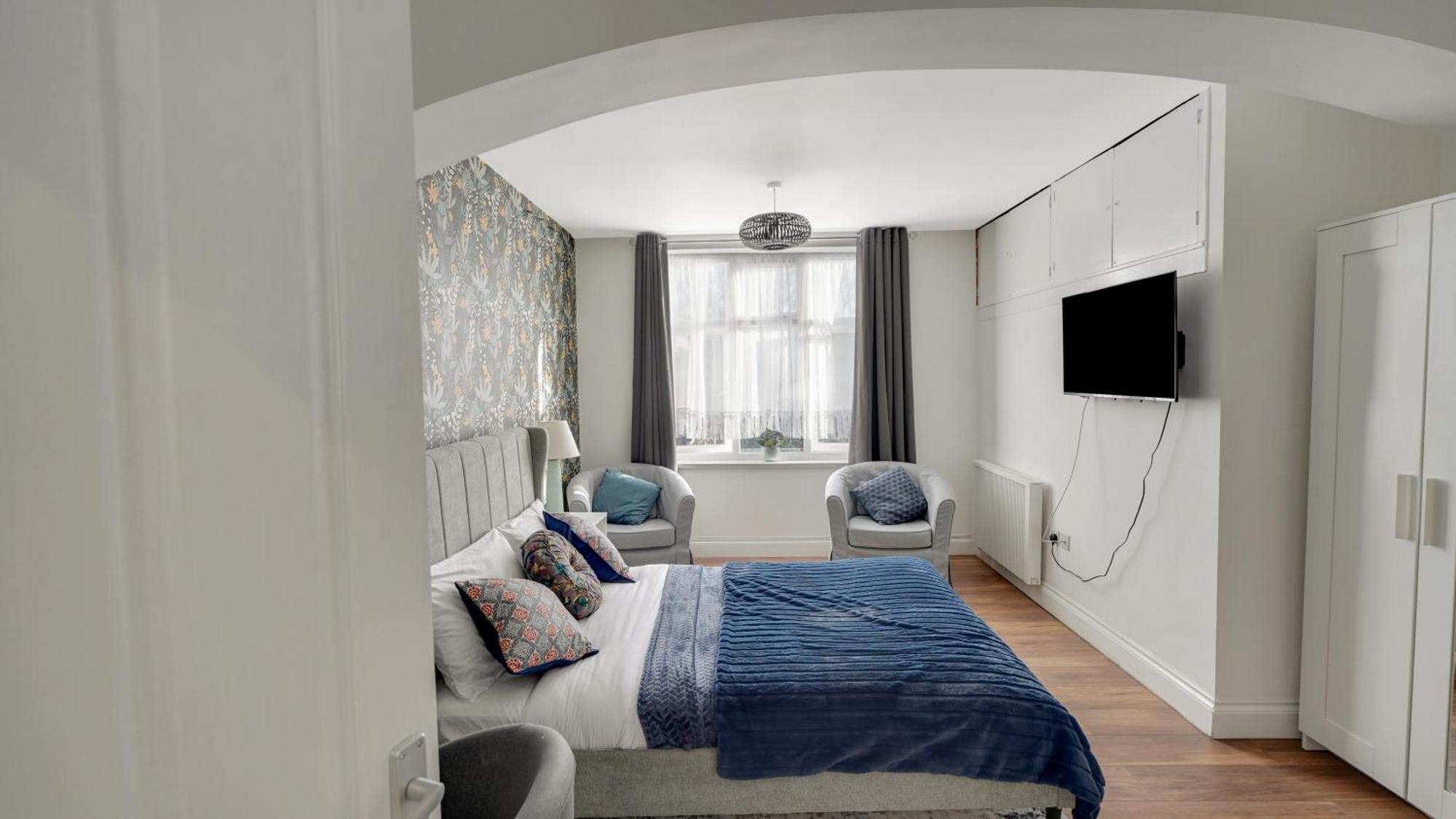 Place To Stay In Longbridge บาร์คกิ้ง ภายนอก รูปภาพ